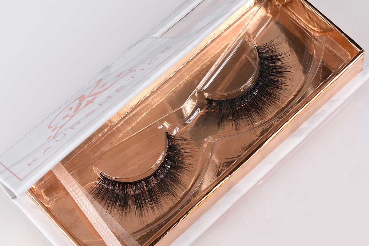 Kaursmetics Kaur Lashes