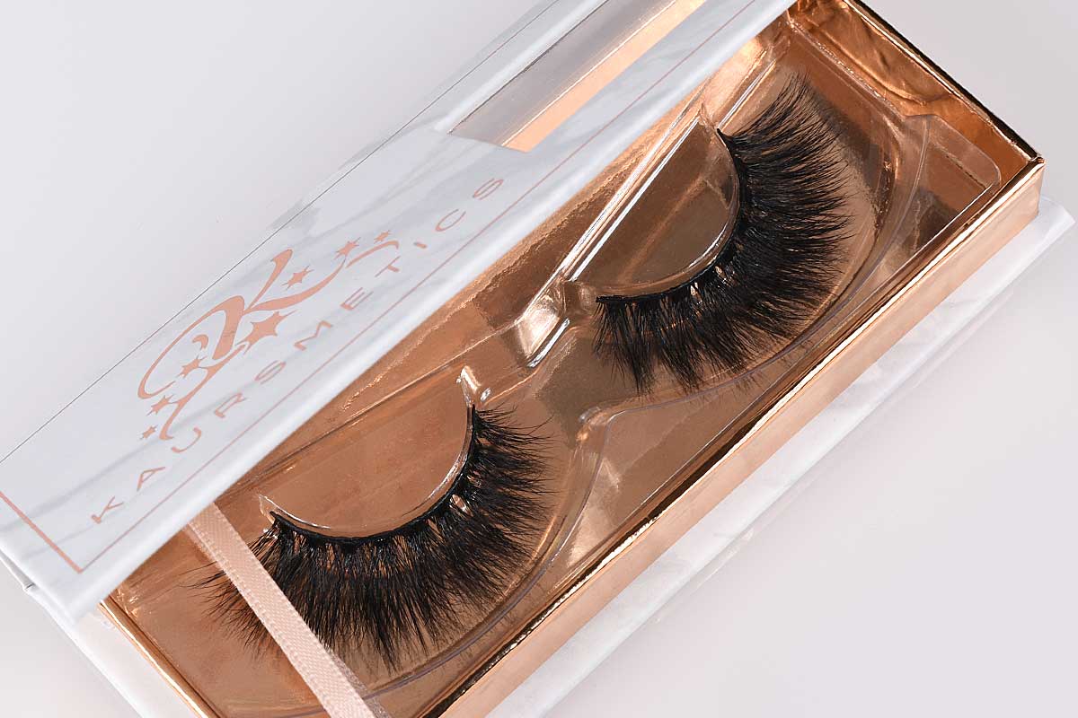 Kaursmetics Suri Lashes