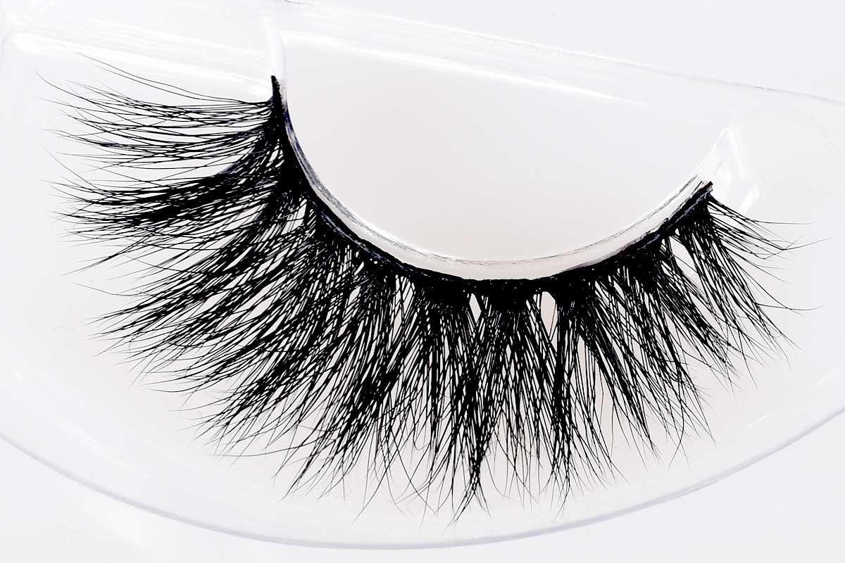 Kaursmetics Suri Lashes