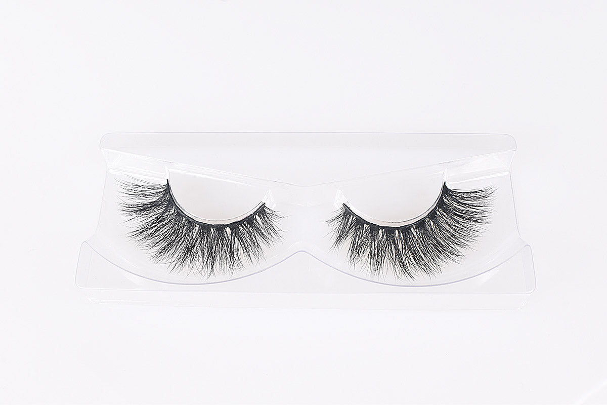 Kaursmetics Suri Lashes
